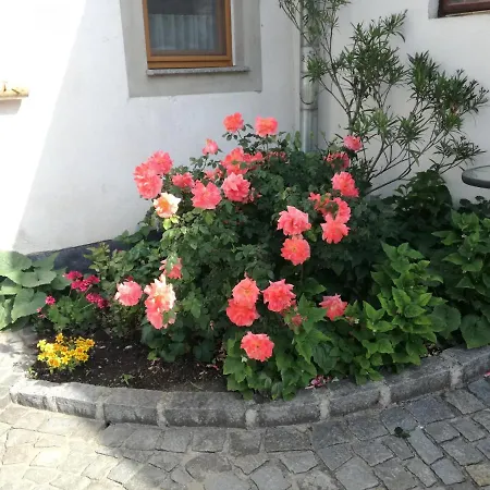 Biohof Weissensteiner *