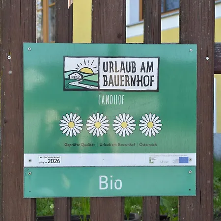 Biohof Weissensteiner Apartment *