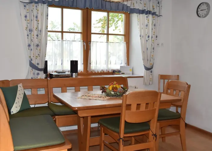 Biohof Weissensteiner Apartamento *